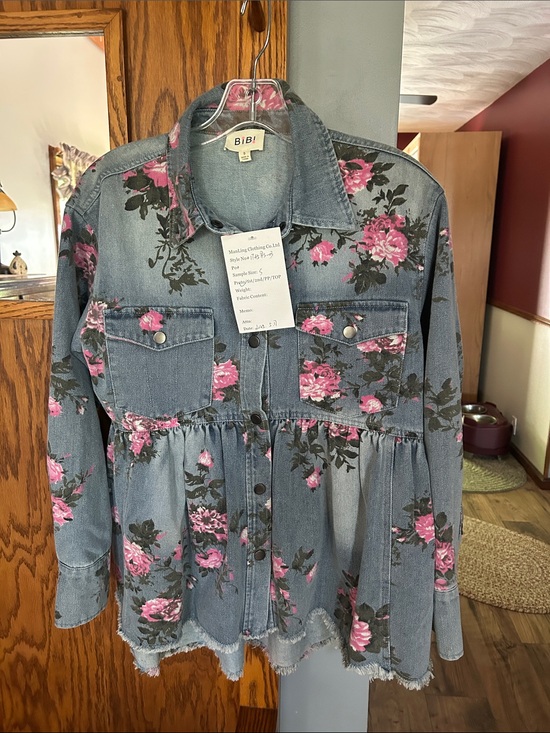 BiBi Jackets & Blazers - NWT BiBi Pink Floral Washed Blue Denim Peplum Jacket